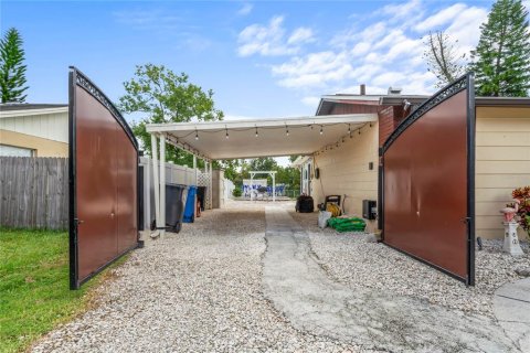 House in Tampa, Florida 3 bedrooms, 117.8 sq.m. № 1894773 - photo 15