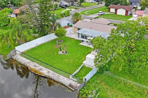 House in Tampa, Florida 3 bedrooms, 117.8 sq.m. № 1894773 - photo 9