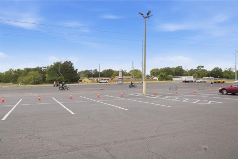 Commercial property in Ocala, Florida 1803.79 sq.m. № 2166465 - photo 5