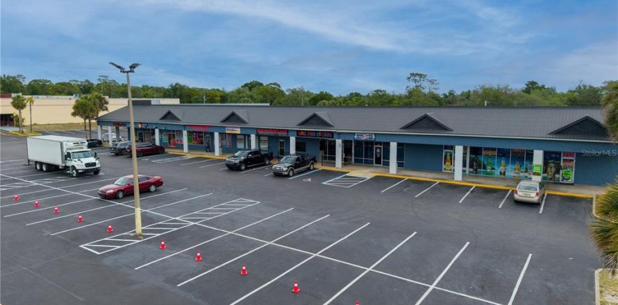 Commercial property in Ocala, Florida 1803.79 sq.m. № 2166465