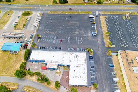 Commercial property in Ocala, Florida 1803.79 sq.m. № 2166465 - photo 4