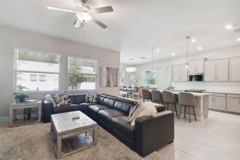 Casa en venta en Tampa, Florida, 4 dormitorios, 233 m2 № 1820499 - foto 12