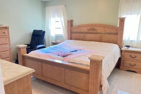 Touwnhouse à vendre à Pembroke Pines, Floride: 2 chambres, 113.71 m2 № 2003659 - photo 20