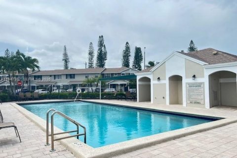 Touwnhouse à vendre à Pembroke Pines, Floride: 2 chambres, 113.71 m2 № 2003659 - photo 27