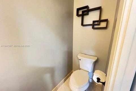 Touwnhouse à vendre à Pembroke Pines, Floride: 2 chambres, 113.71 m2 № 2003659 - photo 12