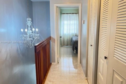 Touwnhouse à vendre à Pembroke Pines, Floride: 2 chambres, 113.71 m2 № 2003659 - photo 14