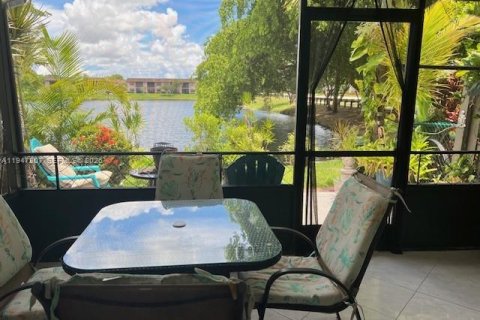 Touwnhouse à vendre à Pembroke Pines, Floride: 2 chambres, 113.71 m2 № 2003659 - photo 25