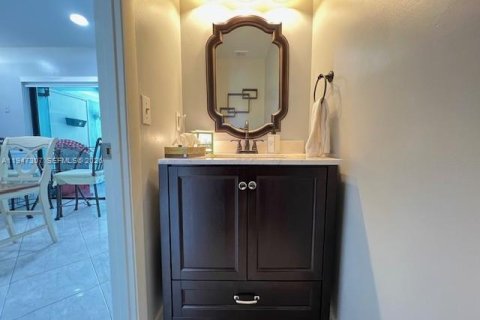 Touwnhouse à vendre à Pembroke Pines, Floride: 2 chambres, 113.71 m2 № 2003659 - photo 11