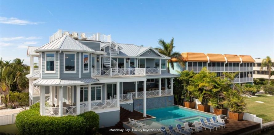 Villa ou maison à Bradenton Beach, Floride 7 chambres, 557.41 m2 № 2344516