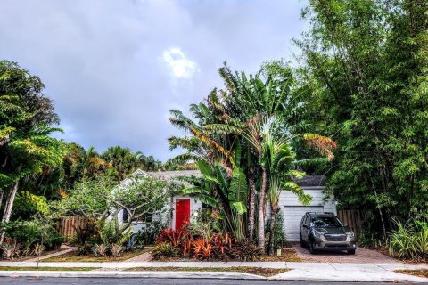Casa en venta en West Palm Beach, Florida, 4 dormitorios, 183.2 m2 № 1183787 - foto 1
