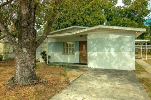 Villa ou maison à Tampa, Floride 4 chambres, 155.33 m2 № 2403547