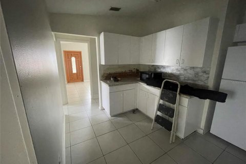Villa ou maison à louer à Tampa, Floride: 4 chambres, 155.33 m2 № 2403547 - photo 2