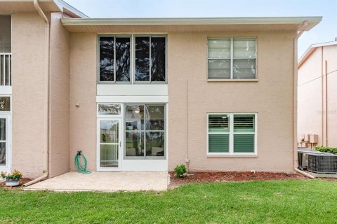 Condo in New Port Richey, Florida, 2 bedrooms  № 1831287 - photo 10