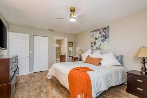 Condo in New Port Richey, Florida, 2 bedrooms  № 1831287 - photo 29