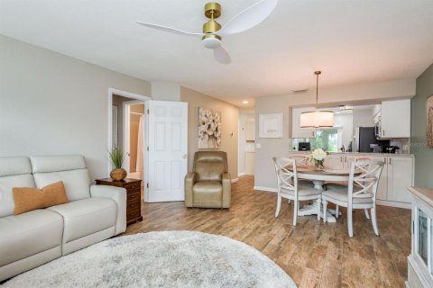 Condo in New Port Richey, Florida, 2 bedrooms  № 1831287 - photo 20