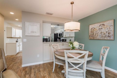 Condo in New Port Richey, Florida, 2 bedrooms  № 1831287 - photo 23
