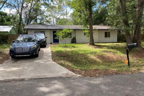 House in Gainesville, Florida 3 bedrooms, 119.47 sq.m. № 1915875 - photo 1