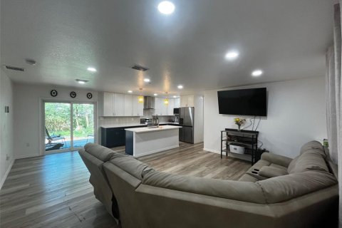 House in Gainesville, Florida 3 bedrooms, 119.47 sq.m. № 1915875 - photo 2