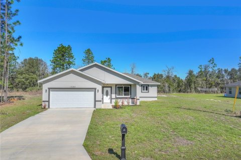 House in Ocala, Florida 4 bedrooms, 144.93 sq.m. № 1814992 - photo 1