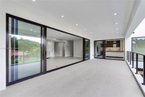 House in Key Biscayne, Florida 6 bedrooms, 327.02 sq.m. № 1936185 - photo 13