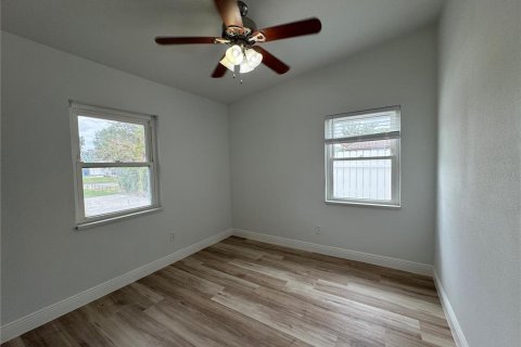 Casa en venta en Tampa, Florida, 5 dormitorios, 225.29 m2 № 1591708 - foto 12