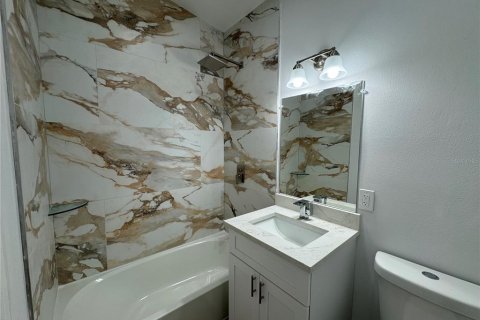Casa en venta en Tampa, Florida, 5 dormitorios, 225.29 m2 № 1591708 - foto 7