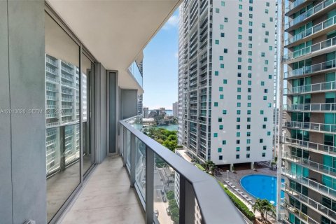 Condo in Miami, Florida, 1 bedroom  № 2075980 - photo 24