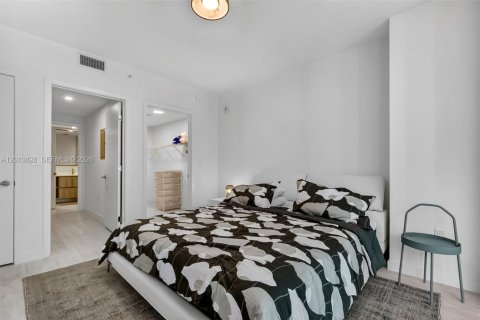 Condo in Miami, Florida, 1 bedroom  № 2075980 - photo 19
