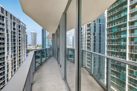 Condo in Miami, Florida, 1 bedroom  № 2075980 - photo 25