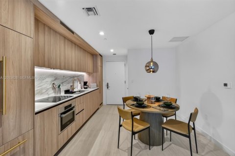 Condo in Miami, Florida, 1 bedroom  № 2075980 - photo 10