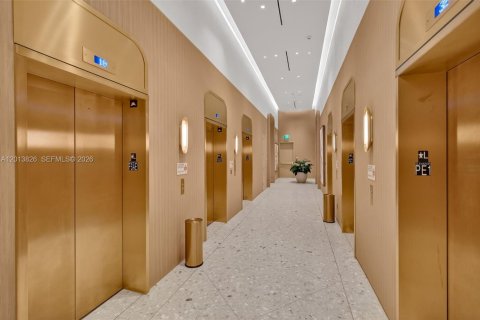 Condo in Miami, Florida, 1 bedroom  № 2075980 - photo 5