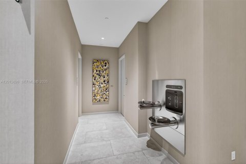 Condo in Miami, Florida, 1 bedroom  № 2075980 - photo 4