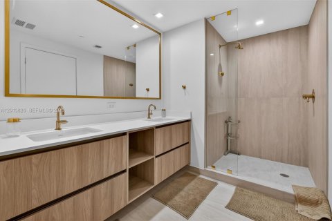 Condo in Miami, Florida, 1 bedroom  № 2075980 - photo 21