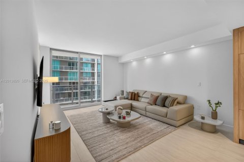 Condo in Miami, Florida, 1 bedroom  № 2075980 - photo 8
