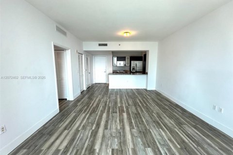Condo in Miami, Florida, 1 bedroom  № 2305507 - photo 4