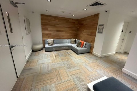 Condo in Miami, Florida, 1 bedroom  № 2305507 - photo 23