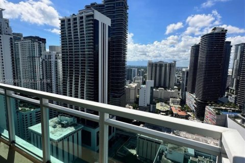 Condo in Miami, Florida, 1 bedroom  № 2305507 - photo 3