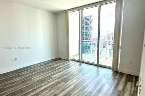 Condo in Miami, Florida, 1 bedroom  № 2305507 - photo 11