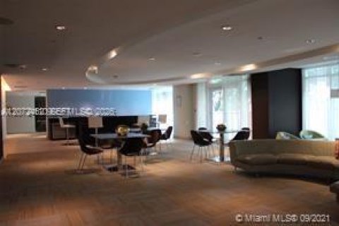 Condo in Miami, Florida, 1 bedroom  № 2305507 - photo 18