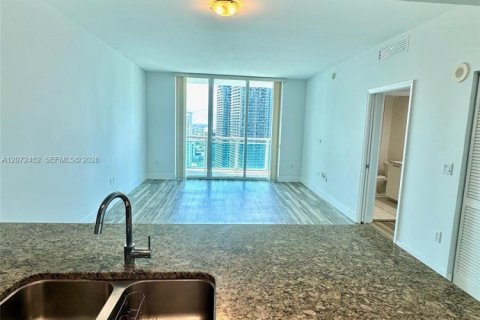 Condo in Miami, Florida, 1 bedroom  № 2305507 - photo 13