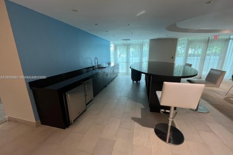 Condo in Miami, Florida, 1 bedroom  № 2305507 - photo 25