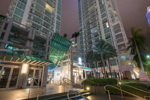 Condo in Miami, Florida, 1 bedroom  № 2305507 - photo 30