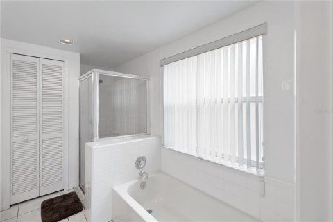 Villa ou maison à vendre à Kissimmee, Floride: 4 chambres, 205.31 m2 № 1824205 - photo 17
