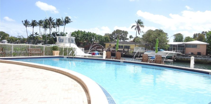 Condo à North Miami, Floride, 1 chambre № 1830613