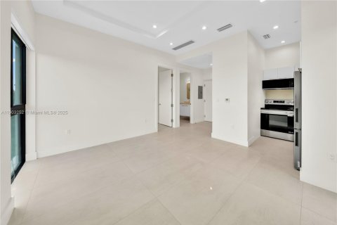 Снять в аренду квартиру в Майами, Флорида 1 спальня, 51.1м2, № 1955643 - фото 10