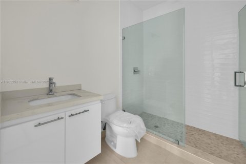 Снять в аренду квартиру в Майами, Флорида 1 спальня, 51.1м2, № 1955643 - фото 14