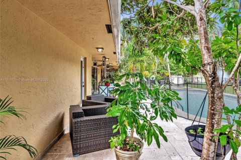 House in Hollywood, Florida 5 bedrooms, 249.35 sq.m. № 1469037 - photo 29