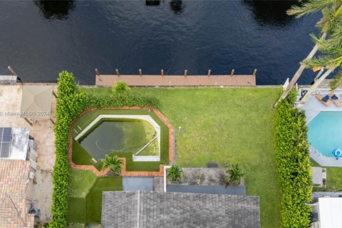 House in Fort Lauderdale, Florida 3 bedrooms, 146.04 sq.m. № 1694993 - photo 16