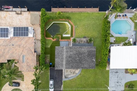 House in Fort Lauderdale, Florida 3 bedrooms, 146.04 sq.m. № 1694993 - photo 17