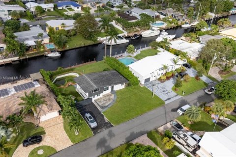 House in Fort Lauderdale, Florida 3 bedrooms, 146.04 sq.m. № 1694993 - photo 9